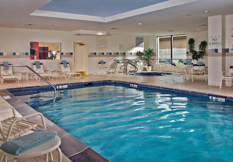 Courtyard Long Island Macarthur Airport Ронконкома Екстериор снимка