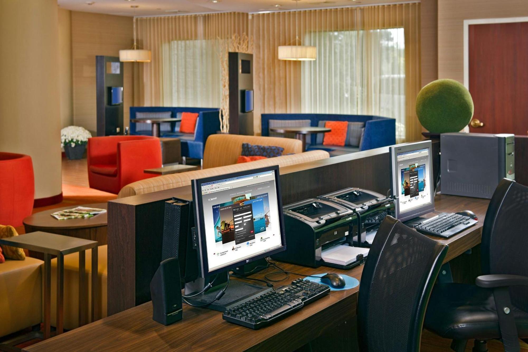 Courtyard Long Island Macarthur Airport Ронконкома Екстериор снимка