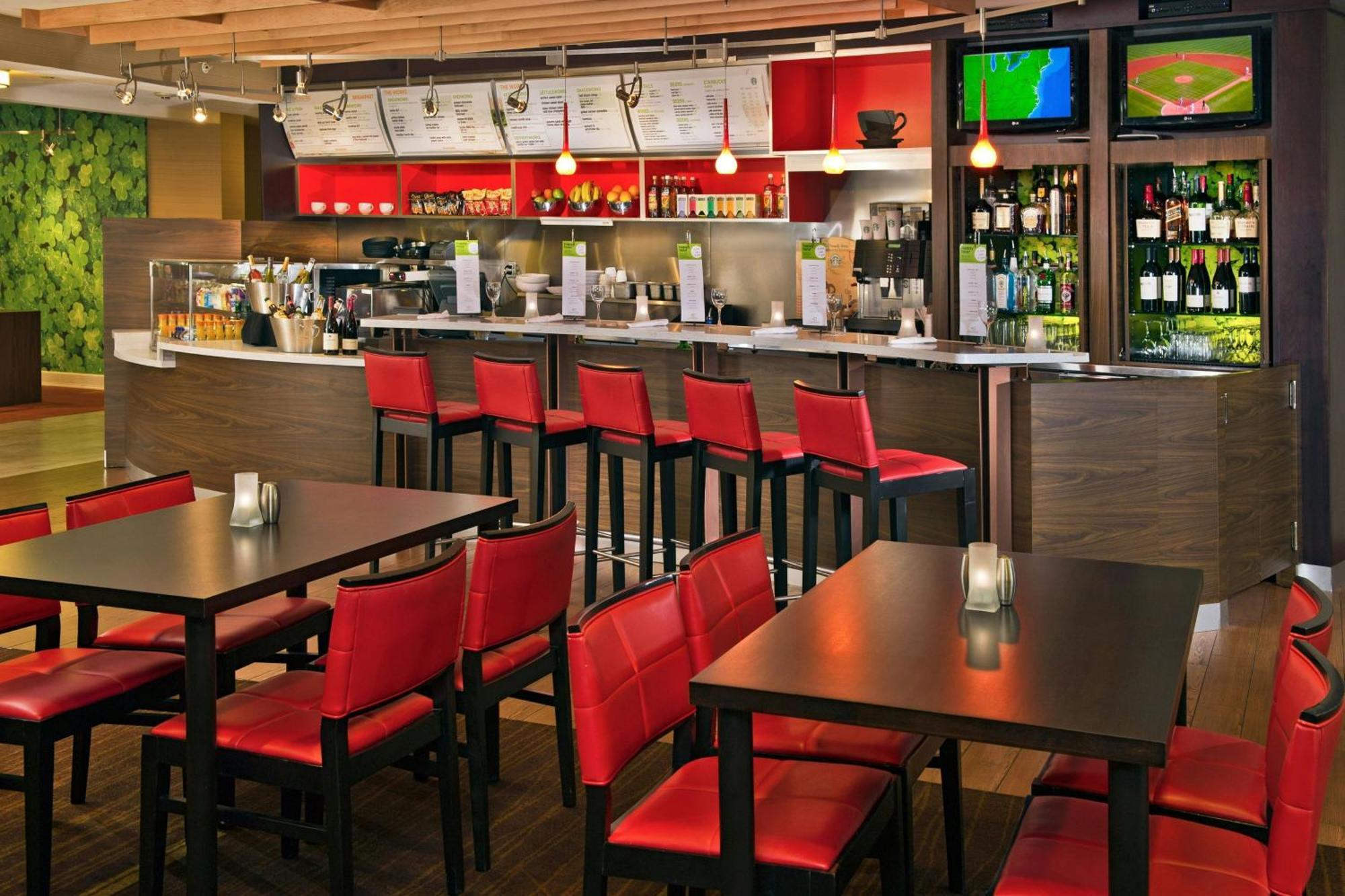 Courtyard Long Island Macarthur Airport Ронконкома Екстериор снимка