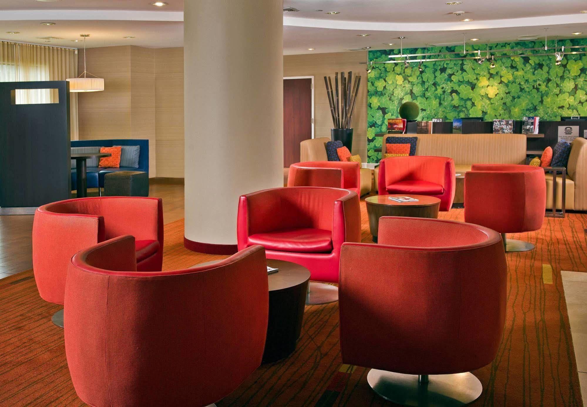 Courtyard Long Island Macarthur Airport Ронконкома Екстериор снимка